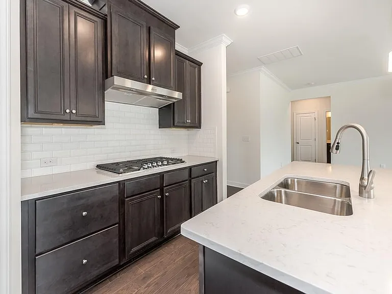 2018 Poplar Ridge Dr — Photo 10