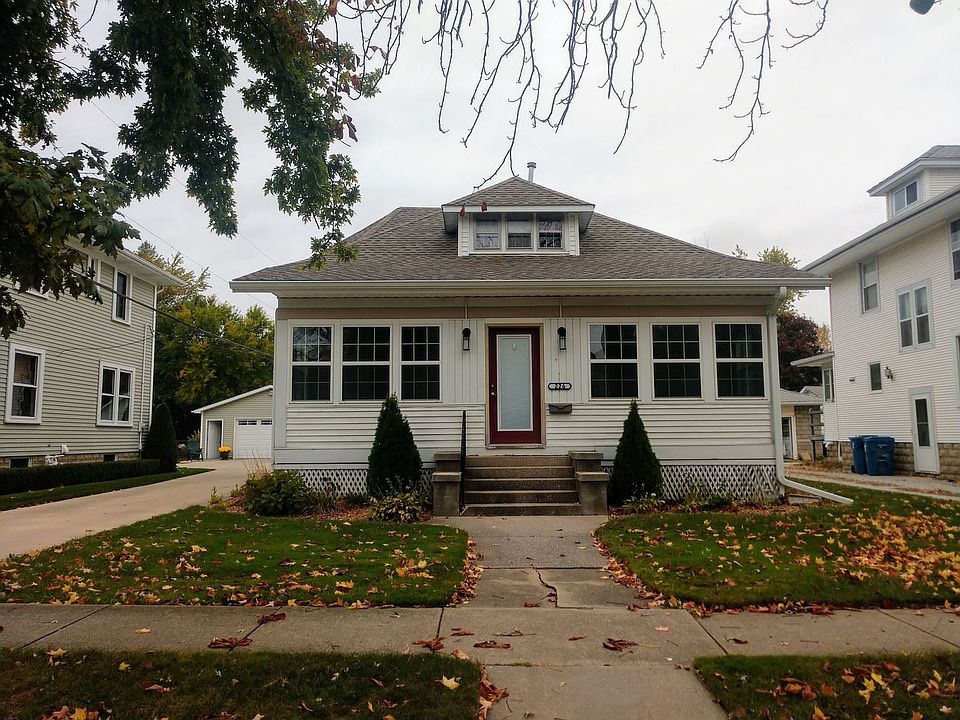 1st image of 226 E Lincoln Ave