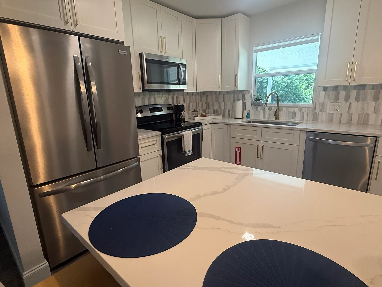 3 bed, 1152 sqft, $1,695 — Photo 4