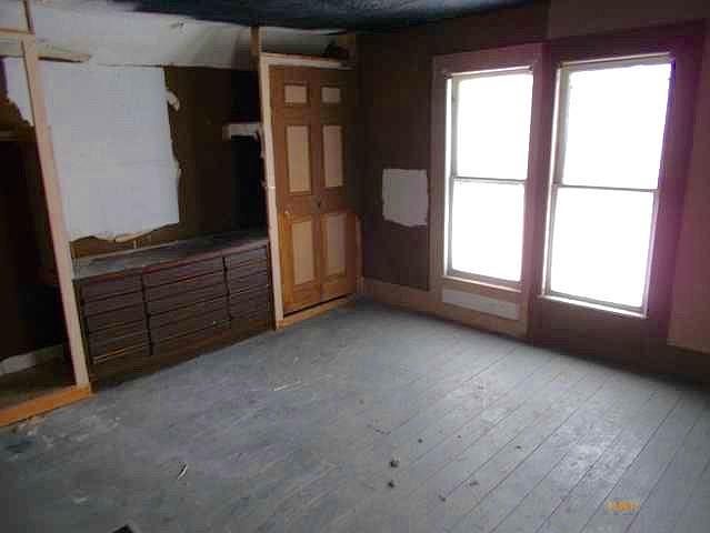 2nd image of 39 N Main St
