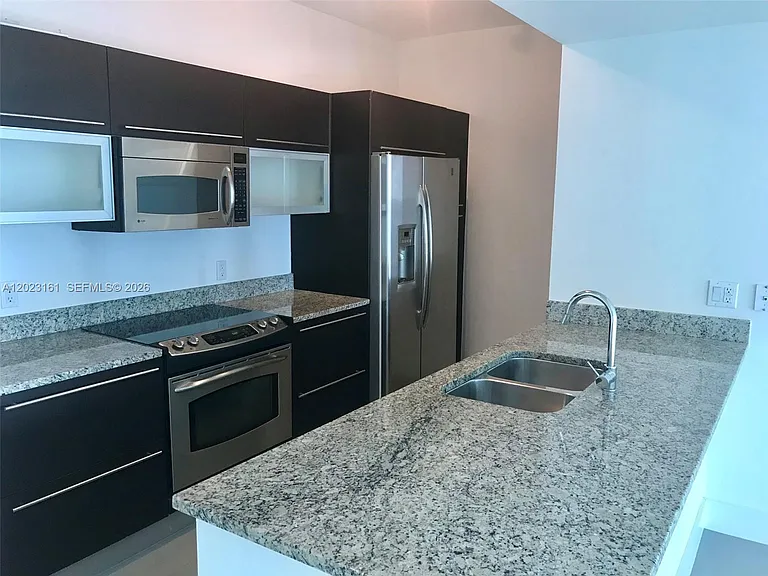 950 Brickell Bay Dr #1701 — Photo 4