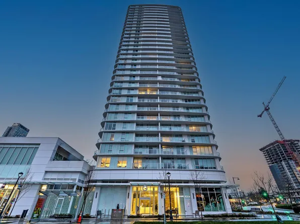 13685 102nd Ave #2207, Surrey, BC V3T 0S2