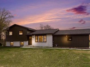 7411 Pine Island Dr NE, Belmont, MI 49306