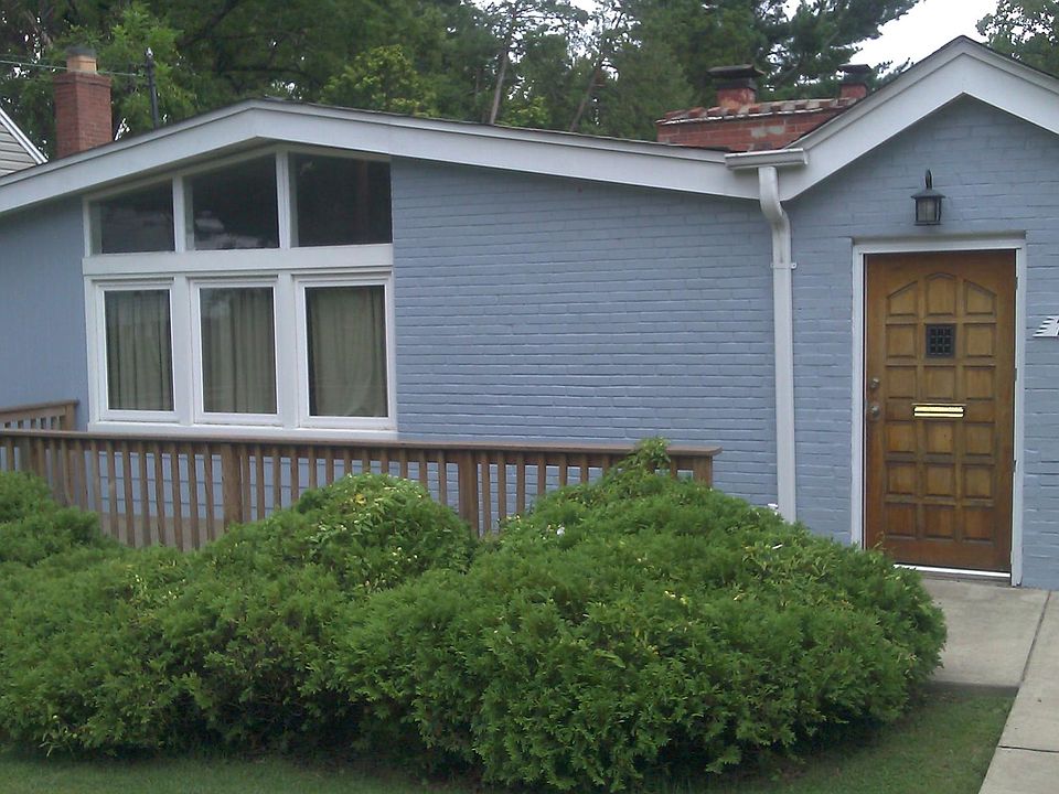 Charming 1 floor house with basement storage.