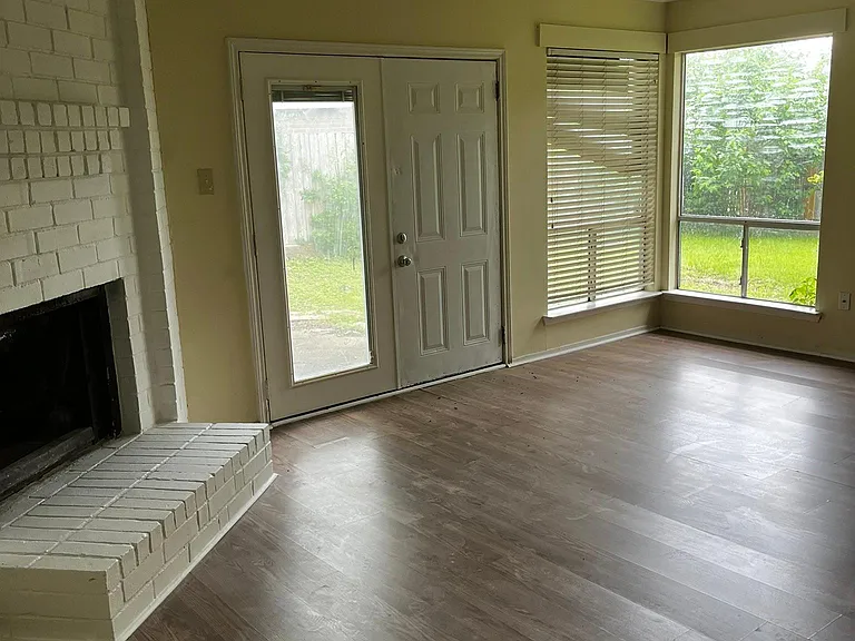 15523 Donnet Ln — Photo 13
