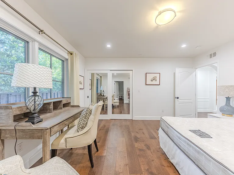 325 W Bellevue Dr — Photo 30