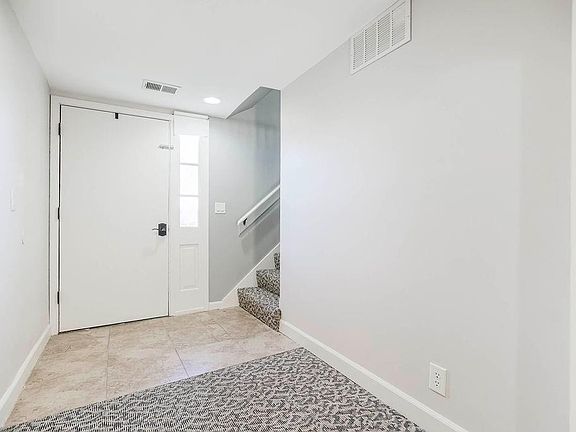 3rd image of 26 Florentina St