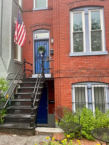 616 7th St NE #B Photo 1