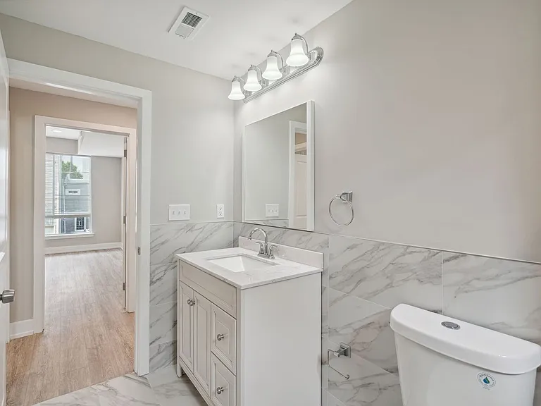 2612 Annin St #3 — Photo 8