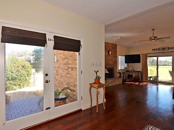 4th image of 1101 Lakeway Dr APT B