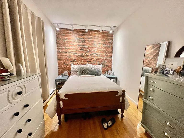 22 Cooper St #2 — Photo 7