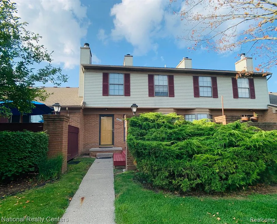 2 bed, 1.5 bath, 1434 sqft, $1,799 — Photo 1
