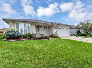 37716 Lois Dr, Sterling Heights, MI