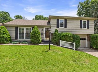 8101 E 133rd Ter, Grandview, MO 64030