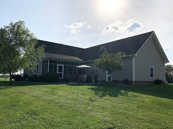 3rd image of 704 Northwood Dr