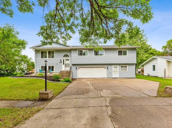 814 Meyer Blvd, West Fargo, ND 58078