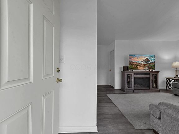 4th image of 3069 Southfield Dr