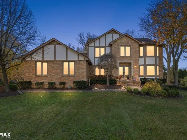 3280 Barnaby Dr, Shelby Township, MI 48316