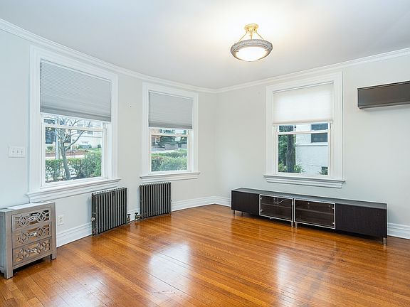 5th image of 183 Claremont Ave #1