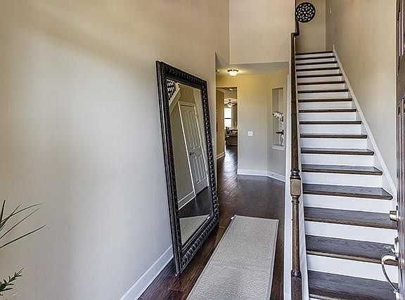 5th image of 985 Carraway Ln