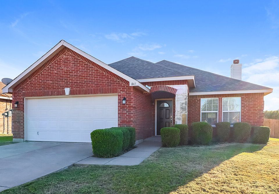 1st image of 841 Crystal Dr
