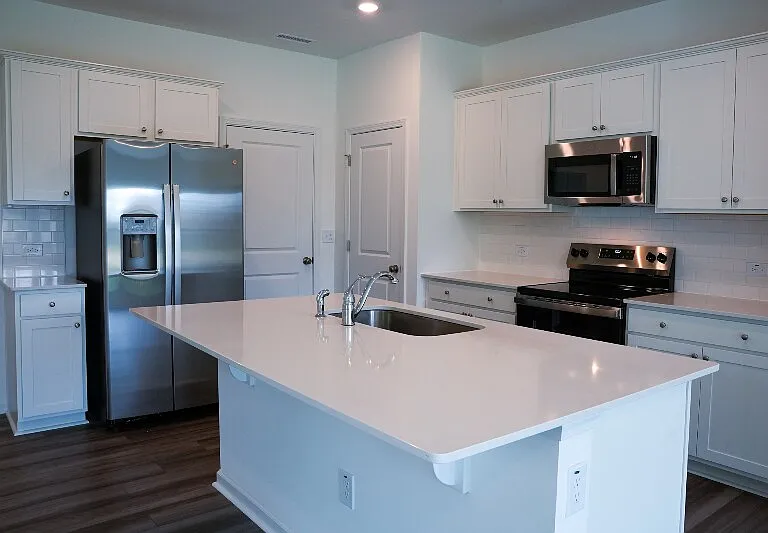 878 Pilot St — Photo 5