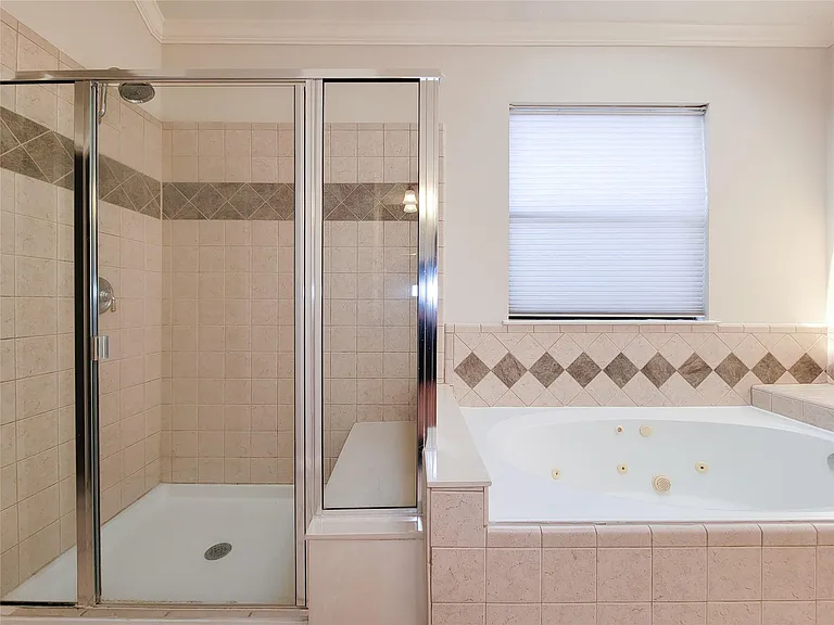 604 Reinerman St — Photo 34