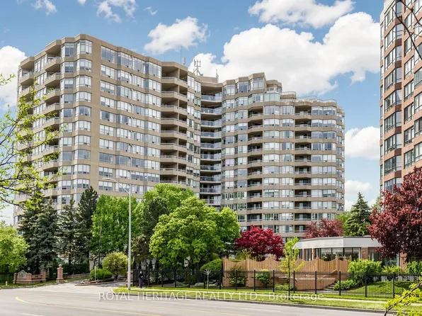 610 Bullock Dr #314, Markham, ON L3R 0G1