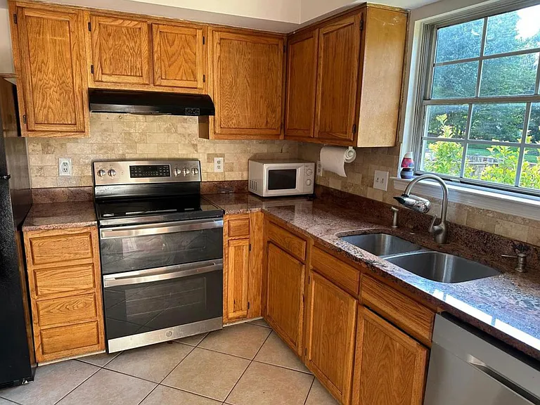 13422 Country Ridge Dr #13422 — Photo 7