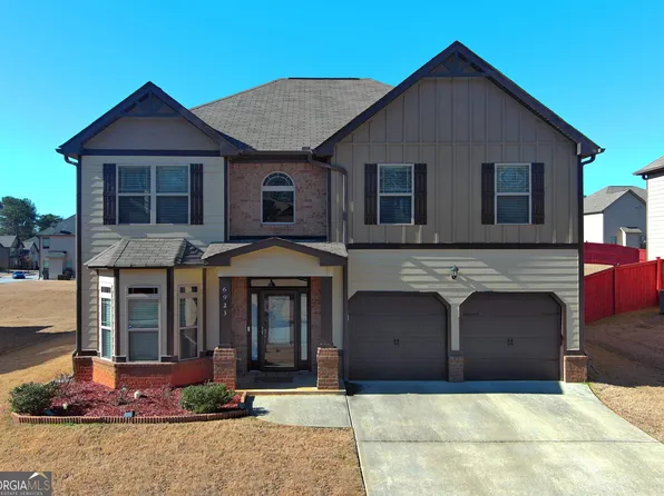 6923 Diamond Dr, Rex, GA 30273