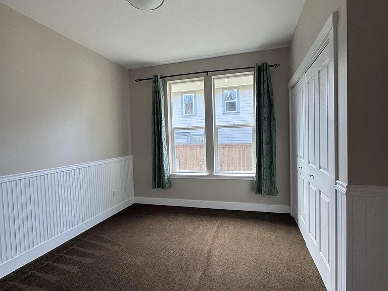 285 Browne St — Photo 28