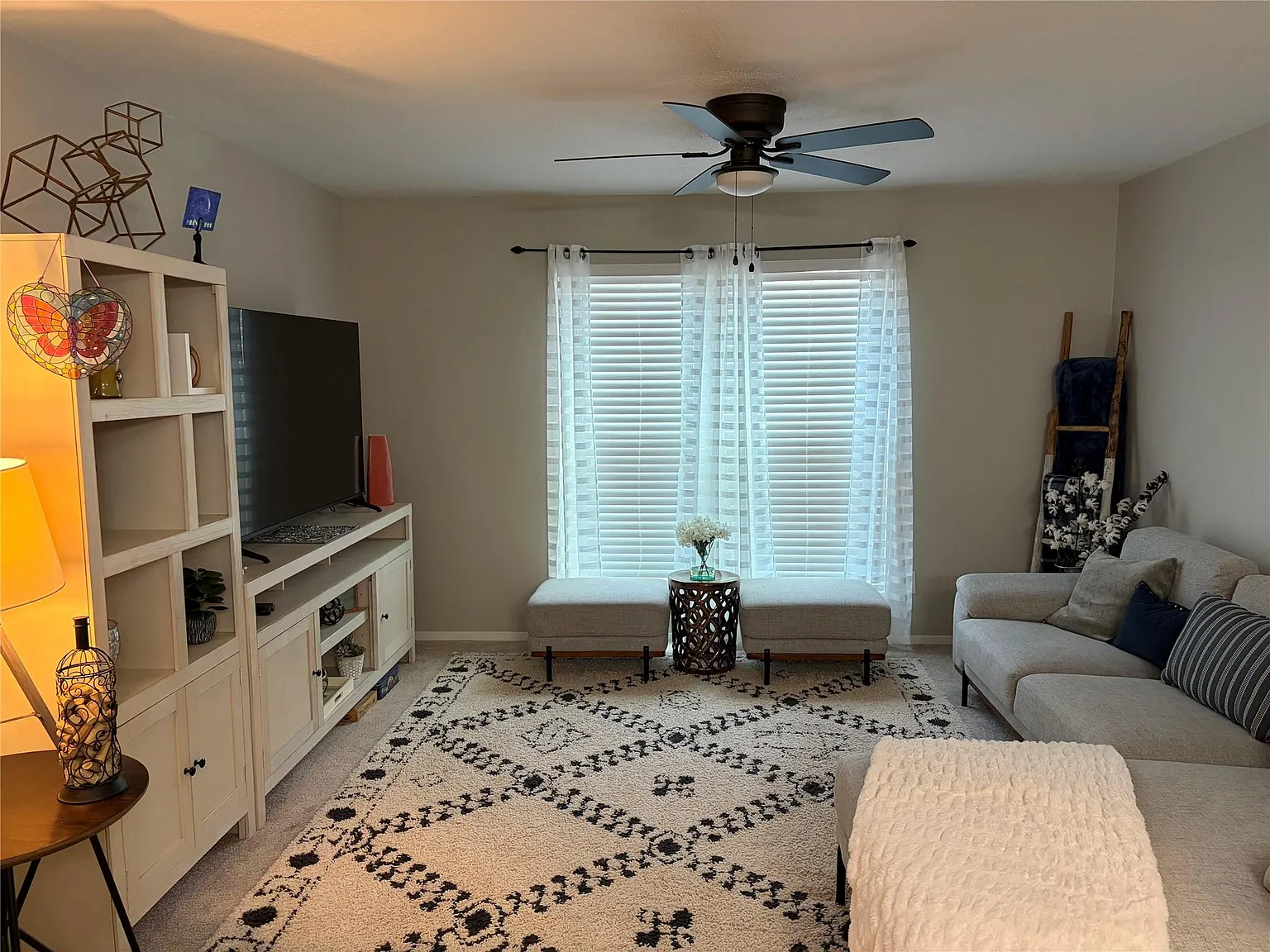 2 bed, 1.5 bath, 1098 sqft, $1,400 — Photo 1