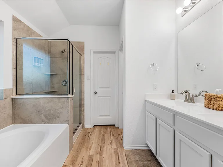 18426 White Stallion Ln — Photo 29