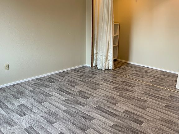 4th image of 119 N Nashville Way