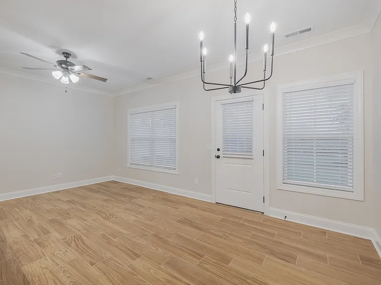 454 Wren Creek Ct — Photo 9