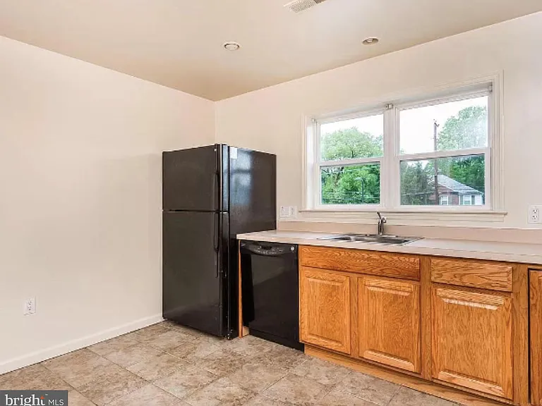 5235 Crowson Ave #6 — Photo 32