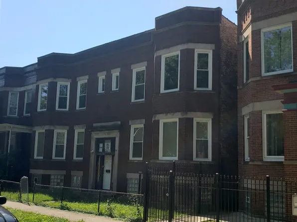 1421 E 69th Pl, Chicago, IL 60637