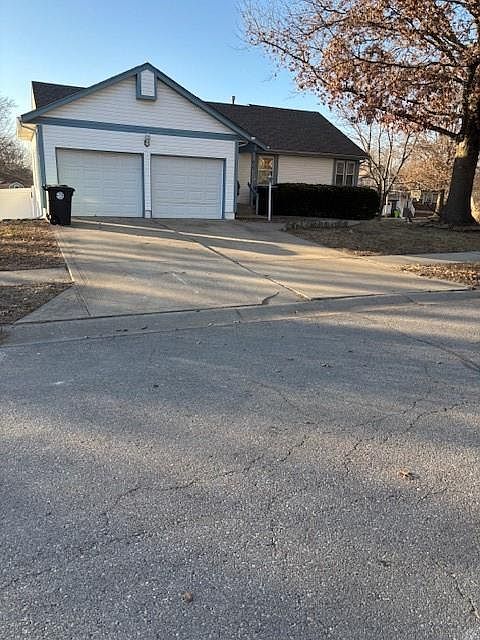 1st image of 818 Autumn Dr