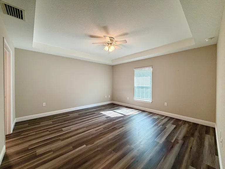 210 Oak Ln — Photo 14