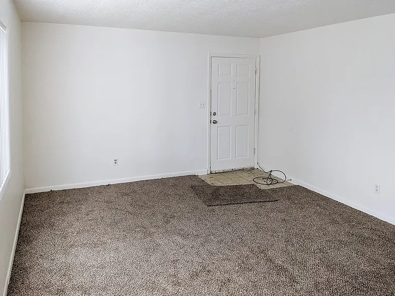 1136 Fairmount Ave S — Photo 35