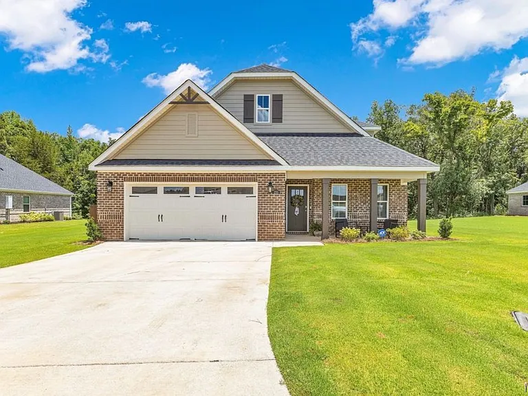 253 Pedric Dr — Photo 1