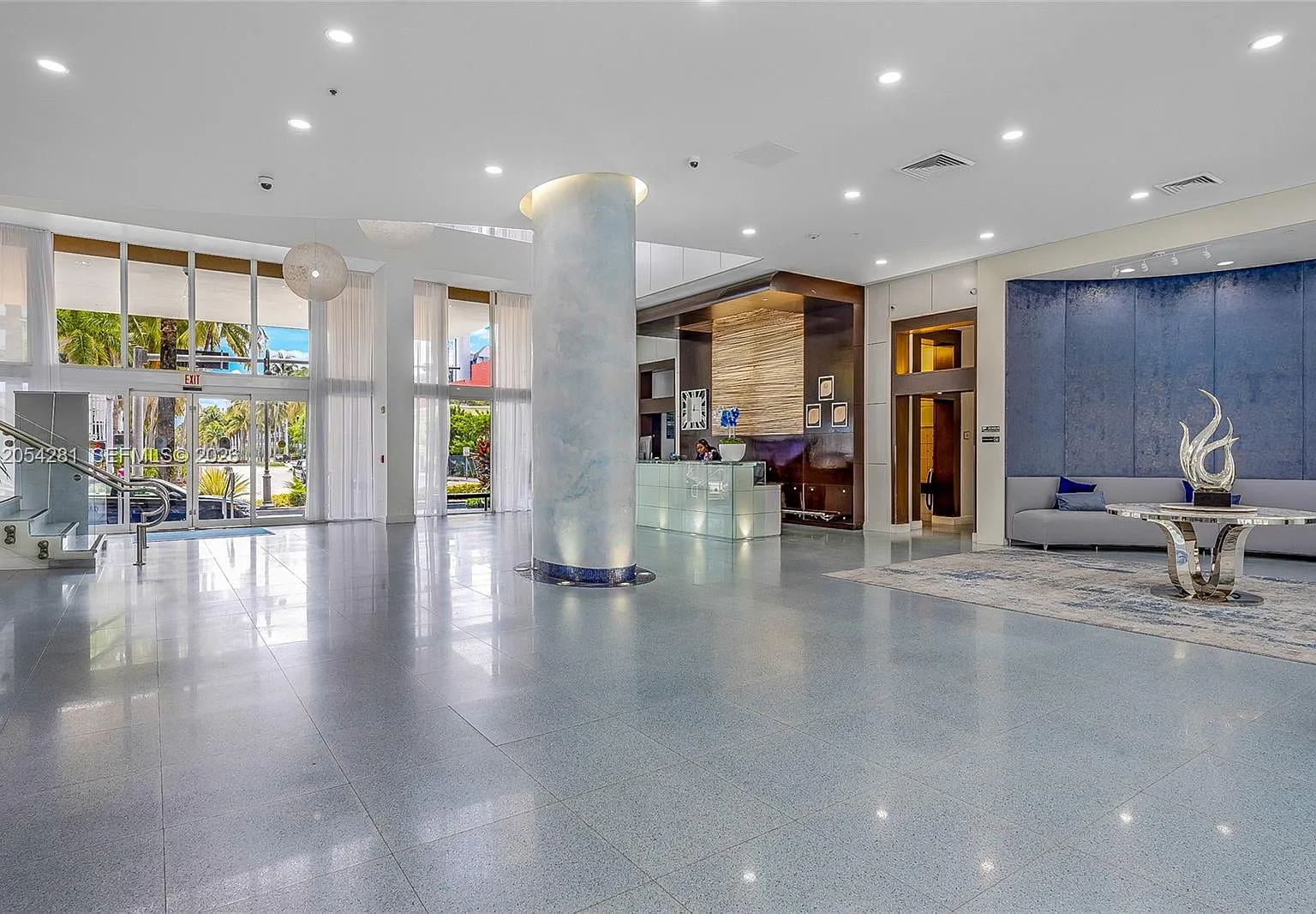 Venture At Aventura West — Photo 2