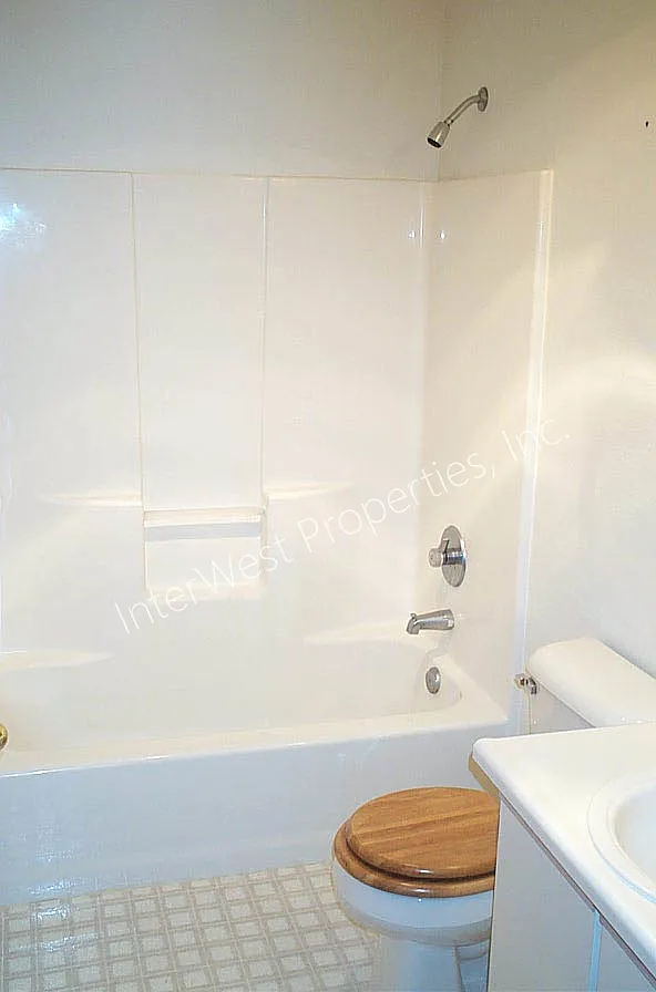 2 bed, 2.5 bath, 1134 sqft, $1,825 — Photo 4