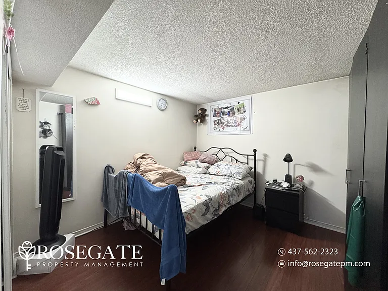 5948 Leeside Cres #2 — Photo 8