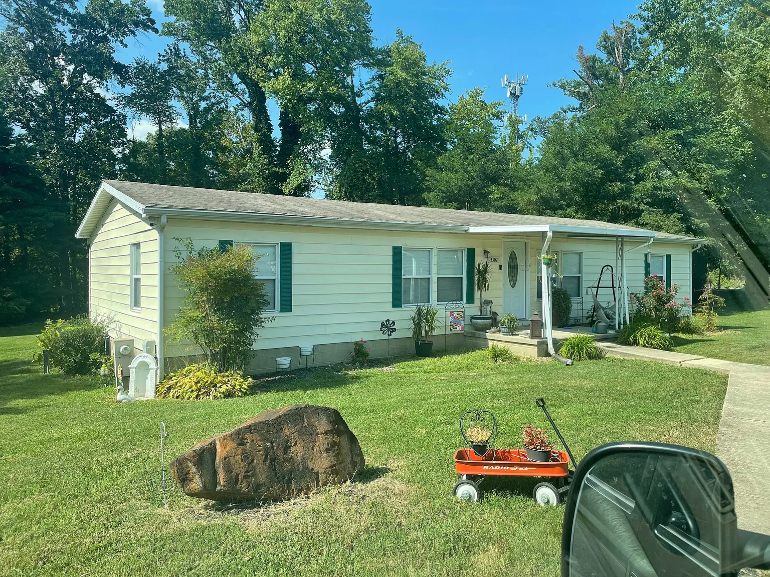 3 bed, 1344 sqft, $2,300 — Photo 1