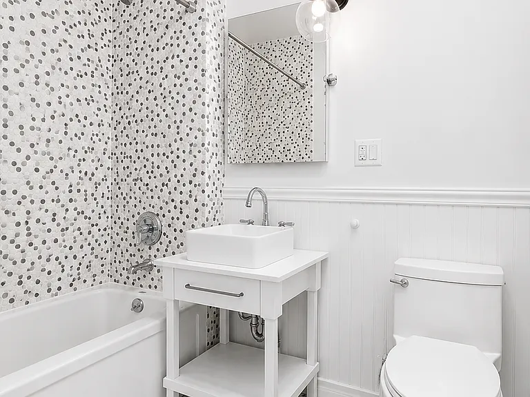 180 Bainbridge St #307 — Photo 5