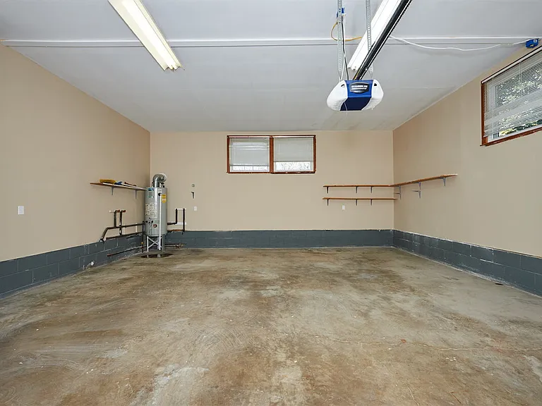 1716 Woodside Dr — Photo 11
