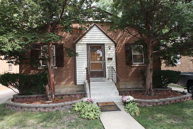 1st image of 245 Linden Ave