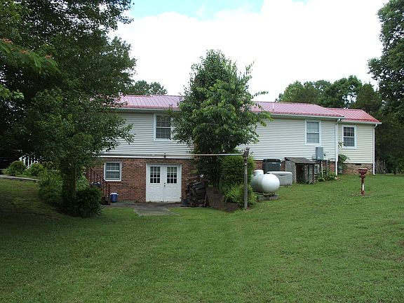 4th image of 166 Twin Oaks Dr