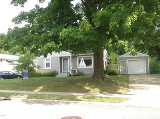 823 Parchmount Ave, Parchment, MI 49004